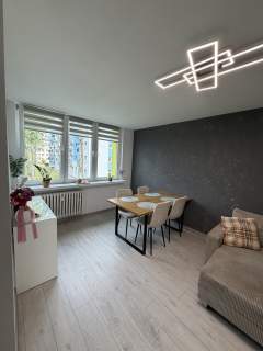 2 pokoje 46 m Generalny remont 1. piętro Balkon