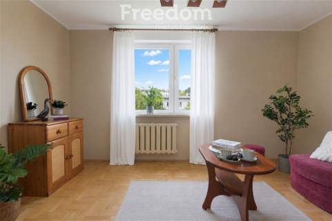 Pruszcz Gdański, 3 pok. 76 m2, balkon, dwustronne, piwnica