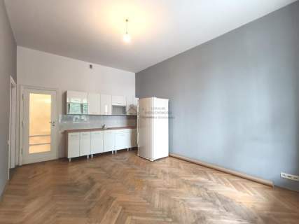 Lokal biuro 4 pok. Łódź Centrum obok sąd i teatr na wynajem