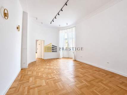 Lokal w zabytkowej kamienicy z windą, CENTRUM