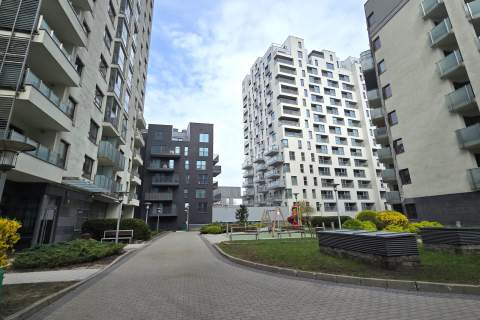 Giełdowa 2 pokoje, klimatyzacja, garaż