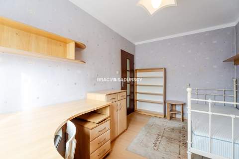 3 pok/ osobna kuchnia/ balkon- ul. Stojałowskiego.