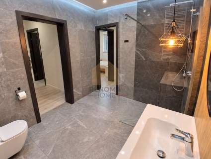 2 POKOJE GARDEROBA 60 m BALKON UL. JANA Z KOLNA