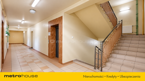 Kawalerka 26 m , balkon, garaż, kuchnia z oknem