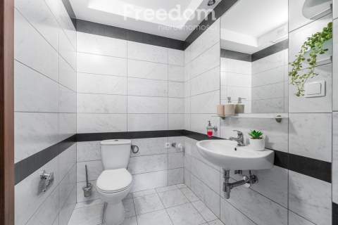 Dom 130m budynek gospodarczy, działka 963m
