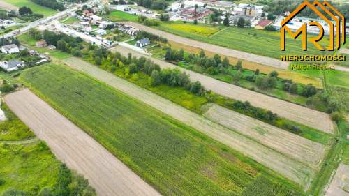 Sześć działek pod zabudowę   od 8 do 15 ar, blisko