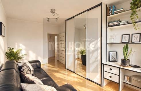 Wysoki standard, dobry rozkład Balkon, piwnica