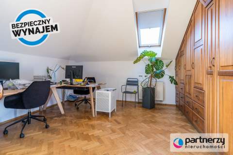 135m2 3 miejsca parkingowe, klimatyzacja,2 balkony