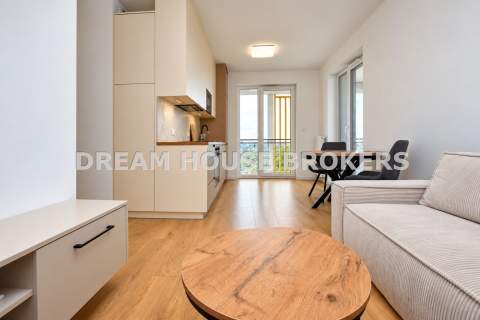 2 pokoje-43m2, Żołnierzy 9 DP, duży balkon parking