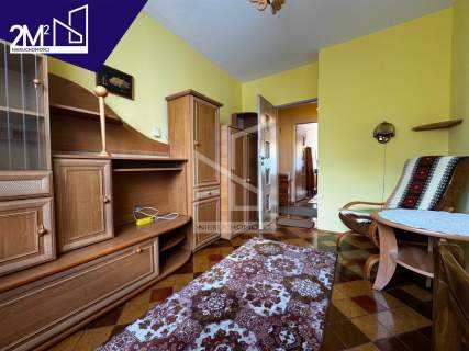 49,9 m 3 pokoje 2. piętro balkon piwnica