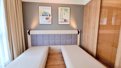 Do wynajęcia lokal w standardzie hotelowym. Wszystko w cenie.