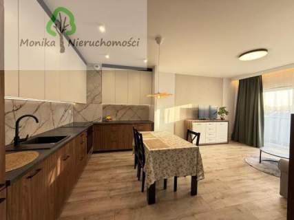 Dwa pokoje, komórka, miejsce w hali - winda 