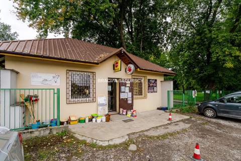 Budynek wolnostojący / pętla MPK / duży ruch