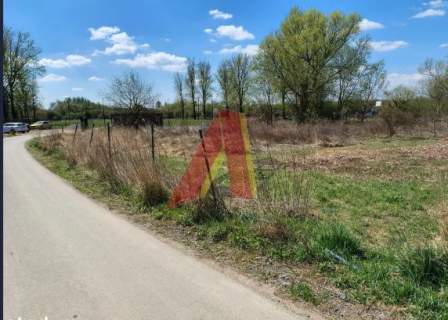 Szeroka , płaska ponad 18arowa działka