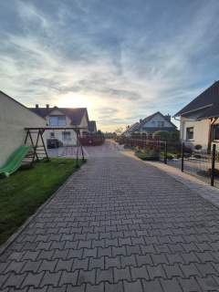 Bezczynszowe mieszkanie z ogródkiem i garażem
