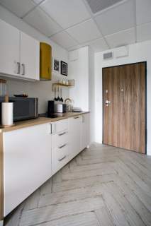 Zamieszkaj lub zarabiaj apartament, Bliska Wola