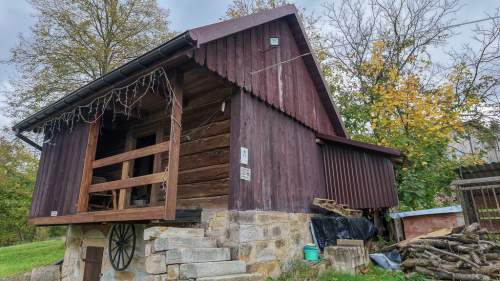 BURZYN - gospodarstwo, dom, ziemia, las 12,74 ha 