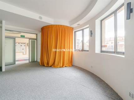 lokal handlowo-usługowy lub biurowy 100m2 Olsza