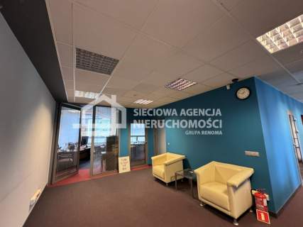 Lokal w Sopocie Górnym w biurowcu -winda i ochrona