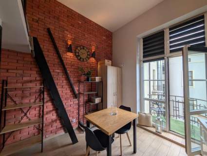 Studio z antresolą i balkonem - ul. Piotrkowska 37