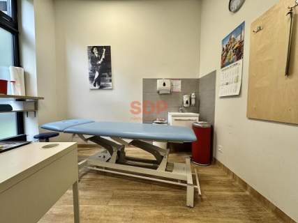 Wyjątkowy lokal usługowo-medyczny z witrynami 145 m2