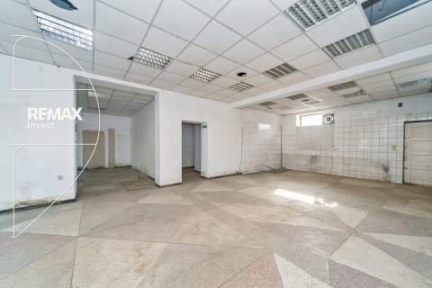Lokal z parkingiem w centrum miasta