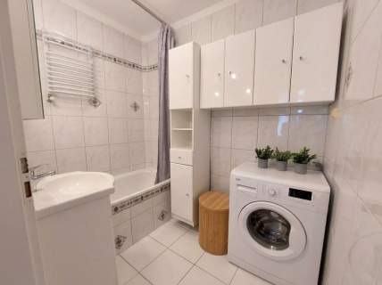 Rozkładowe 3 pokoje 56m2, balkon,piwnica - Rydla47