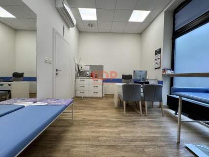Wyjątkowy lokal usługowo-medyczny z witrynami 145 m2