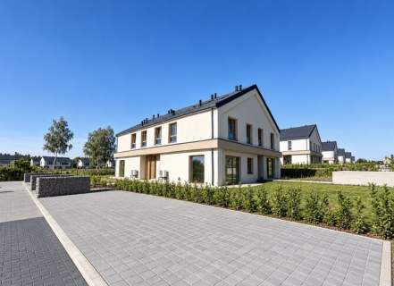 Apartament z ogrodem, 2 msc postojowe, 20m2 poddasza, bez PCC