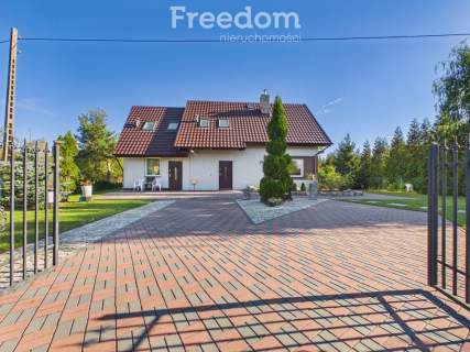 Dwa mieszkania i piękny ogród w Juszkowie