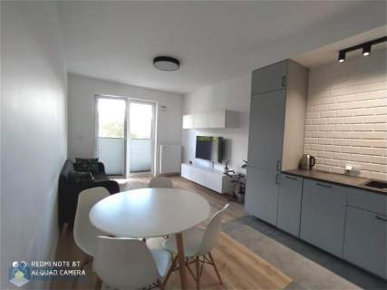 3 pokoje, w apartamentowcu, garaż, metro