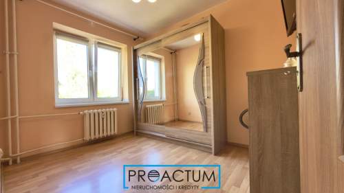 55 m2, 3 pokoje, 1 piętro, balkon 12 m2, cegła