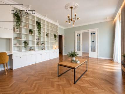 Powiśle Zabytkowa kamienica 2 balkony i garaż Osobna kuchnia