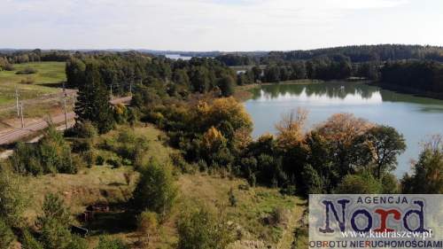 KAMIENICA DZIAŁKA NAD JEZIOREM, MAZURY