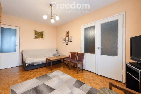 3 pokoje, 48 m2, III piętro, balkon, os. Wolność 1, Bełchatów