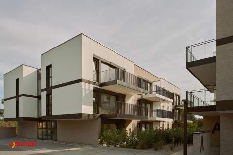 2 pokoje, duży balkon, zielona okolica, jacuzzi, sauna, 900m...