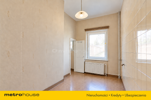 Parter 74 m możliwe 4 pokoje loggia parking
