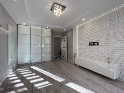 2 piętro ul. Starzyńskiego balkon dwustronne