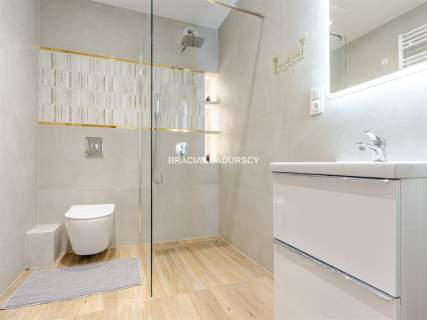 2 POKOJE 32,5 m BALKON OSTATNIE PIĘTRO