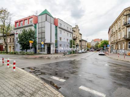 Wykończony lokal z 2 gabinetami medycznymi