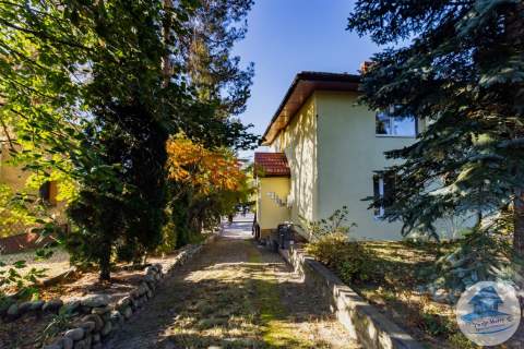 Dom gotowy do zamieszkania, Zawiśle.