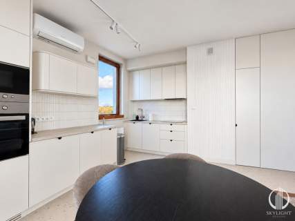 Czteropokojowy apartament na Woli