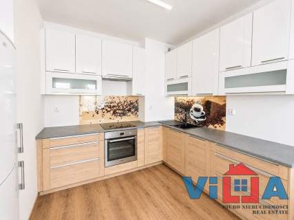 2-POKOJOWE MIESZKANIE W CENTRUM, BALKON, PIWNICA