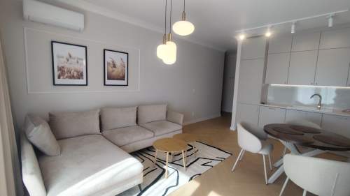 DO WYNAJĘCIA 3 pokoje balkon, klima PIERWSZY NAJEM