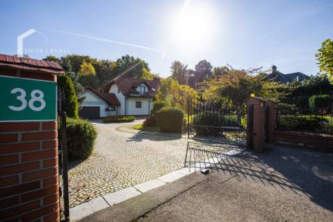 Gotowy do zamieszkania dom z dużą działką