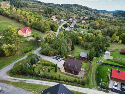 Drewniany dom z kominkiem w Beskidach Kurów k. Suchej Beskidzkiej
