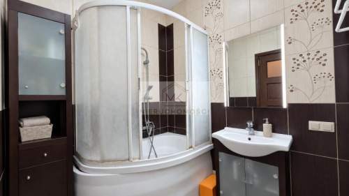 Dom wolnostojący 266 m2 Działka 4 723 m2 pod działalność Obór