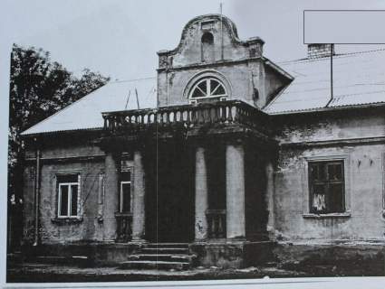 Wyjątkowy dwór z 1926 r. 179 m Działka 0,8 ha