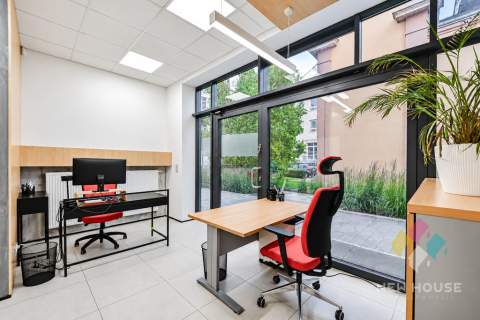 67 m2, centrum, parking, witryna, wysoki standard