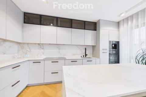 Luksusowy apartament 148 m z tarasem w prestiżowej dzielnicy